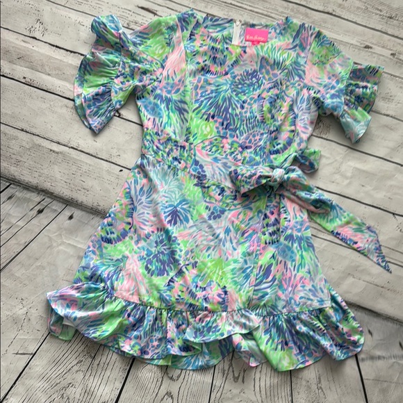 Women’s LILLY PULITZER Carlee Wrap Ruffle Sleeve Dress Size 8 EUC - Picture 7 of 10